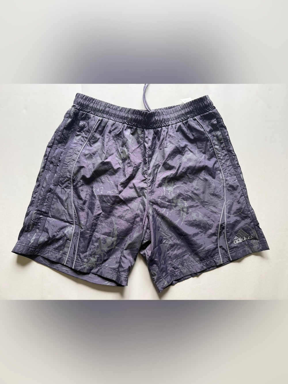 Adidas [L]  Shorts Black/Red/Green JP1274